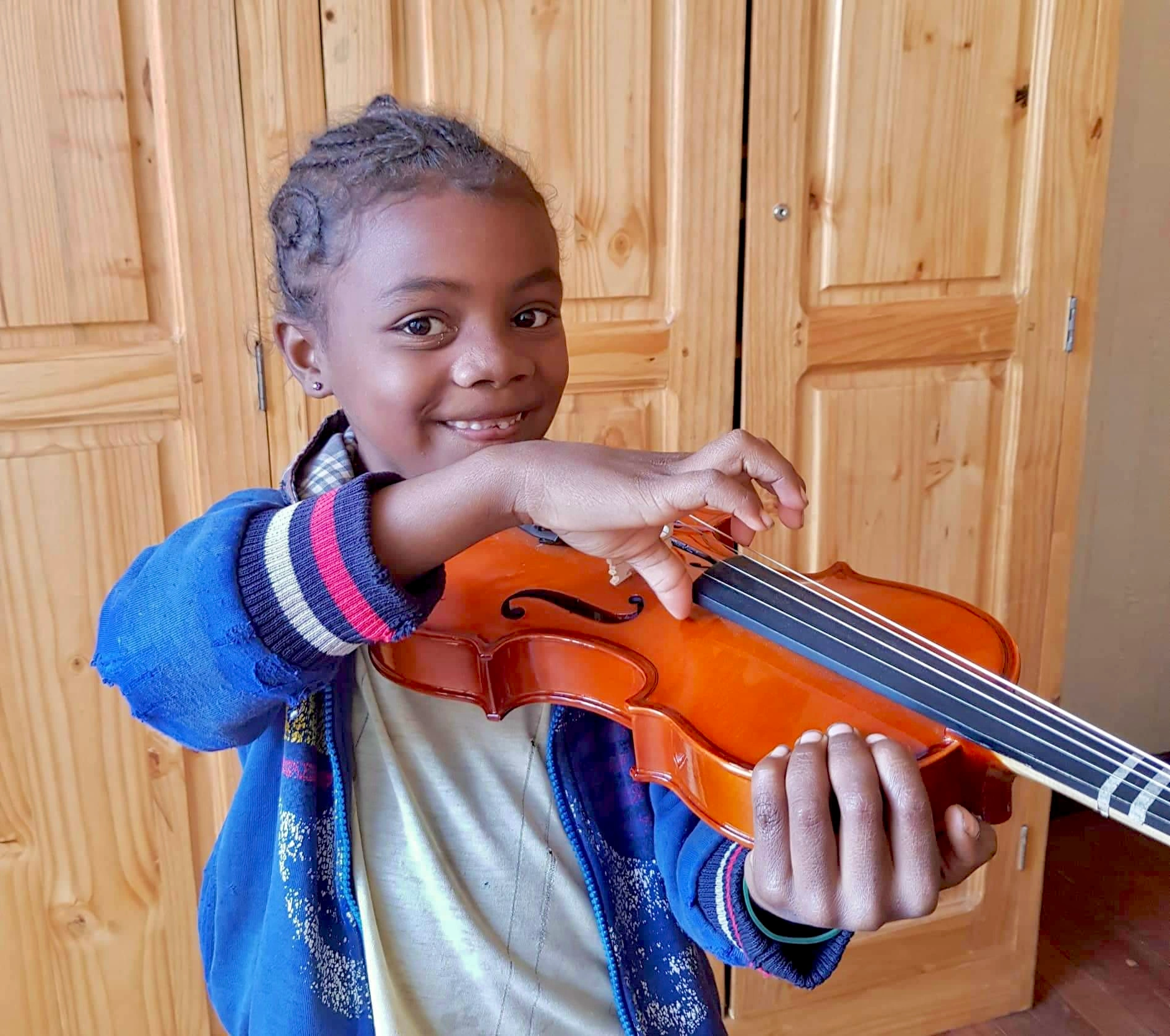 Girl playing violin